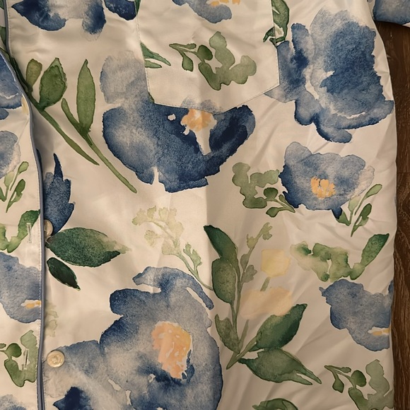 Blue and white floral pajama set - Picture 3 of 3